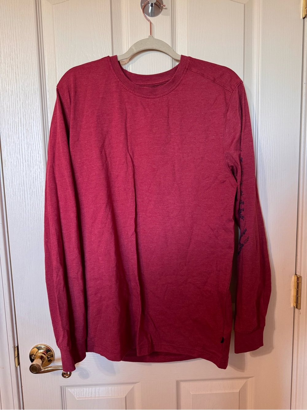 Men's Long Sleeve Crewneck Shirt in Burgundy